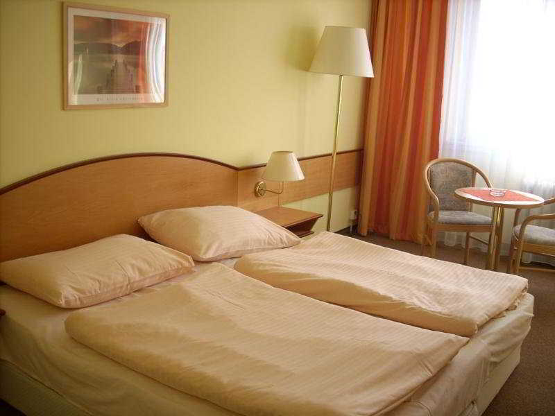 Hotel Bratislava Bagian luar foto